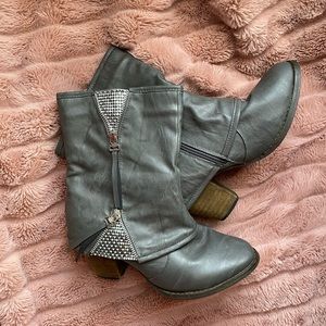 Vanity short boots Size 8.5